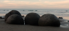 Moeraki - boulders